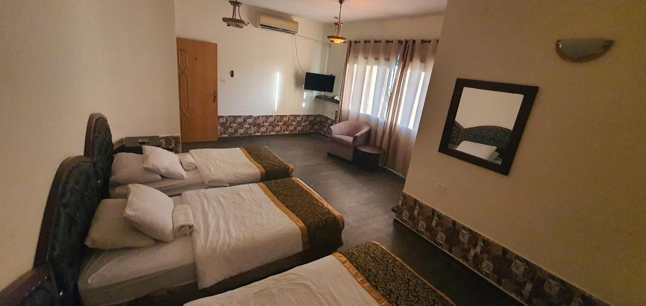 Crystal Hotel فندق كريستال Наблус Экстерьер фото