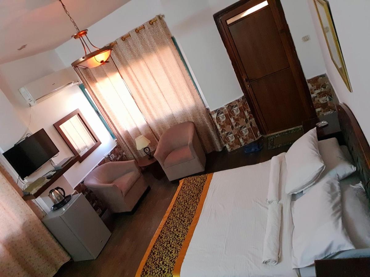 Crystal Hotel فندق كريستال Наблус Экстерьер фото